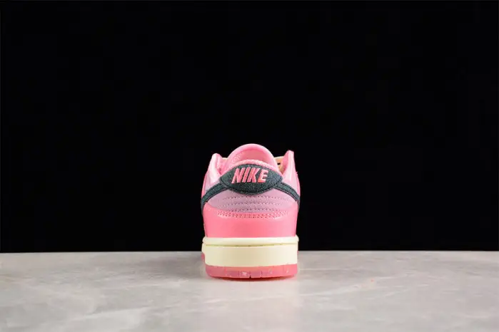 Nike SB Dunk Low 