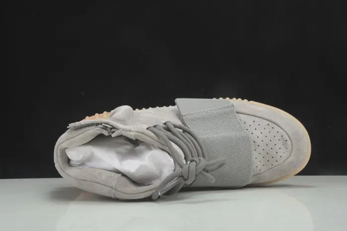 YEEZY 750 BOOST LIGHT GREY GUM GLOW DARK 