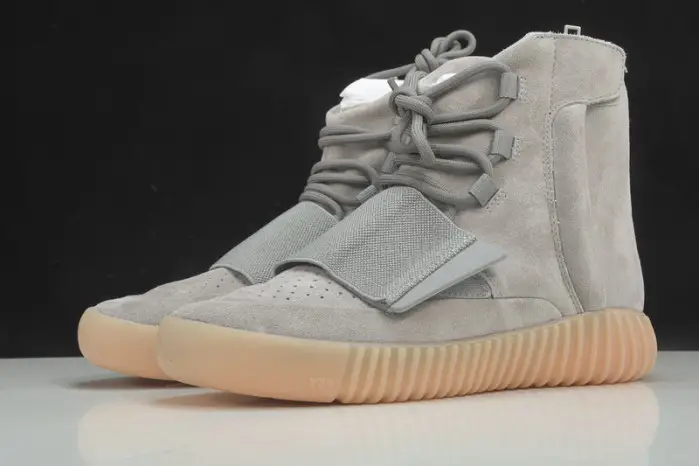 YEEZY 750 BOOST LIGHT GREY GUM GLOW DARK 