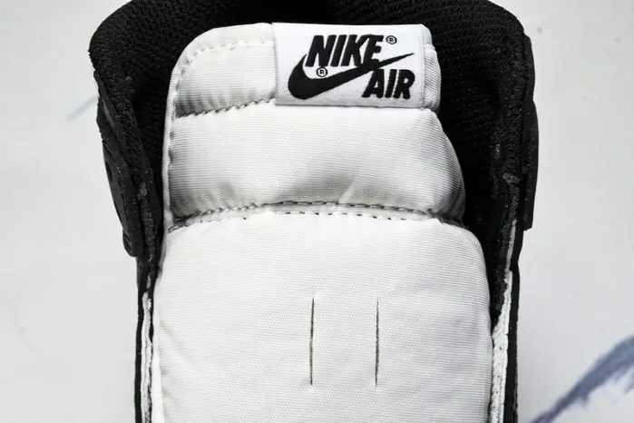 Air Jordan 1 High OG "Stage Haze" 