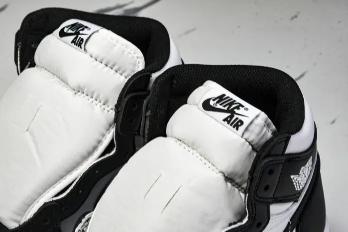 Air Jordan 1 High OG "Stage Haze" 
