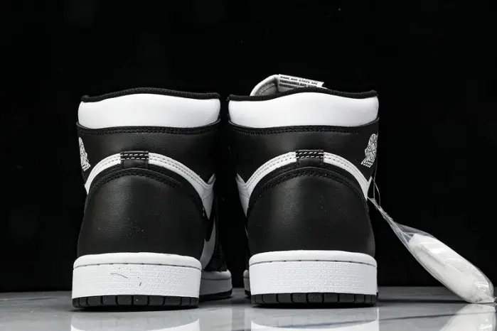 Air Jordan 1 High OG "Stage Haze" 