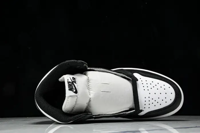 Air Jordan 1 High OG "Stage Haze" 