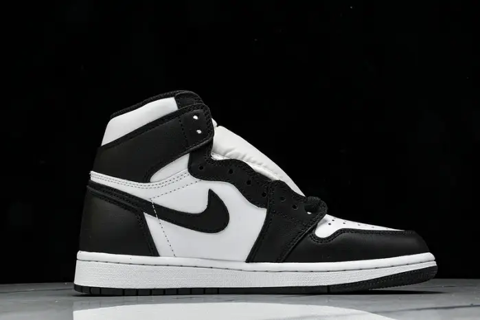 Air Jordan 1 High OG "Stage Haze" 