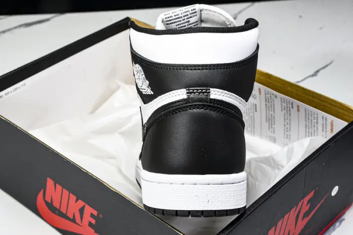 Air Jordan 1 High OG "Stage Haze" 