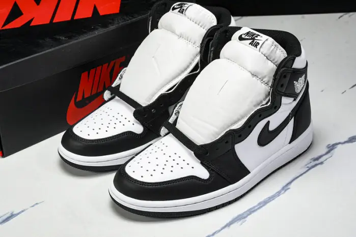 Air Jordan 1 High OG "Stage Haze" 