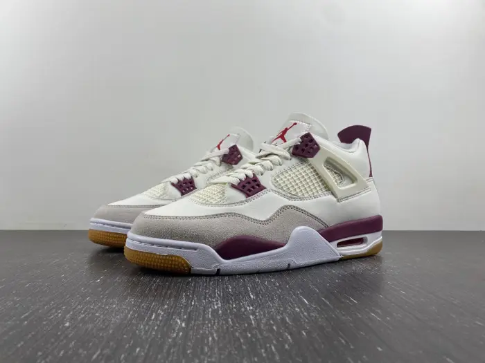 Nike SB x Jordan Air Jordan 4 "Sapphire" 