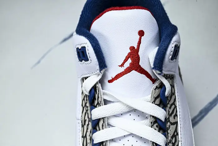 Air Jordan 3 Retro OG “True Blue” 