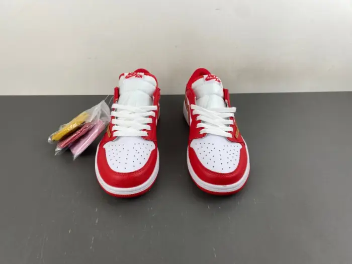 Travis Scott x Air Jordan 1 Low OG 