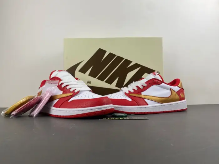 Travis Scott x Air Jordan 1 Low OG 