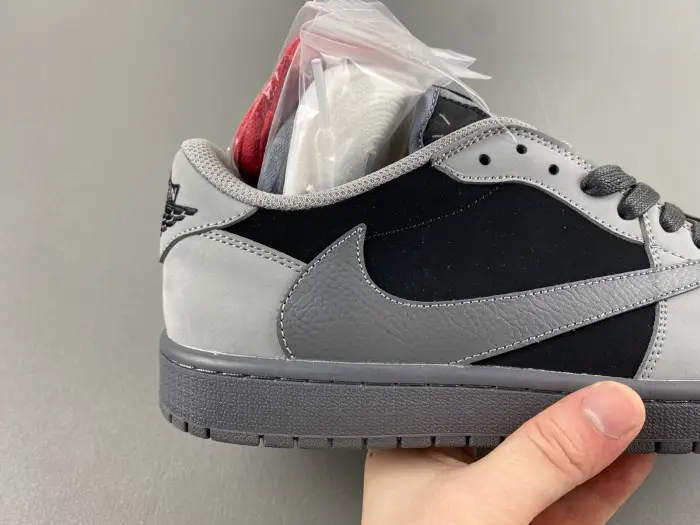 Travis Scott x Air Jordan 1 Low OG 
