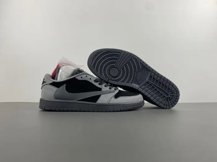 Travis Scott x Air Jordan 1 Low OG 