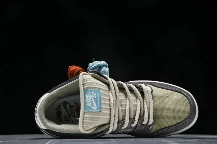 Nike SB Dunk Low “Big Money Savings” 