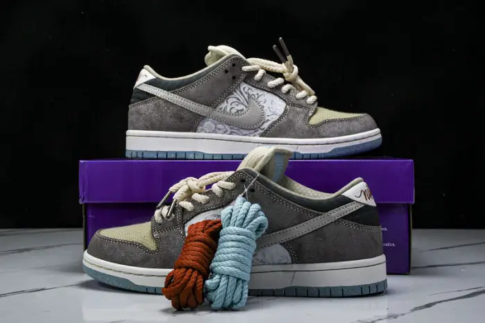 Nike SB Dunk Low “Big Money Savings” 