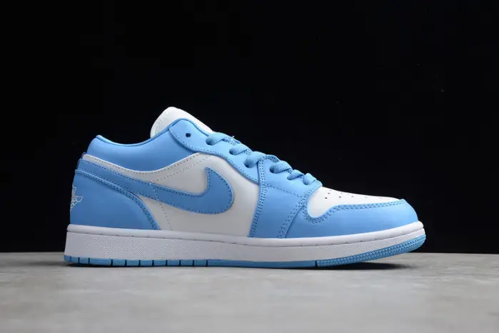 Jordan 1 Low UNC (W) 