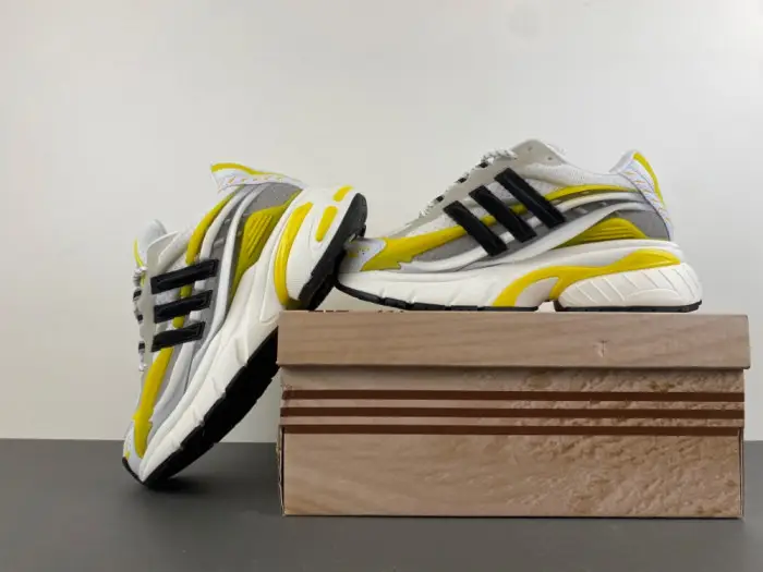 Pharrell x adidas Adistar Jellyfish "Yellow " 