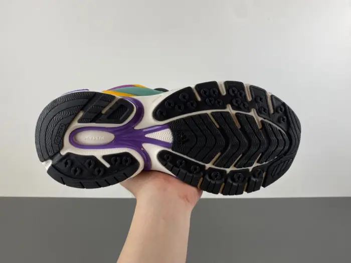 Pharrell x adidas Adistar Jellyfish 