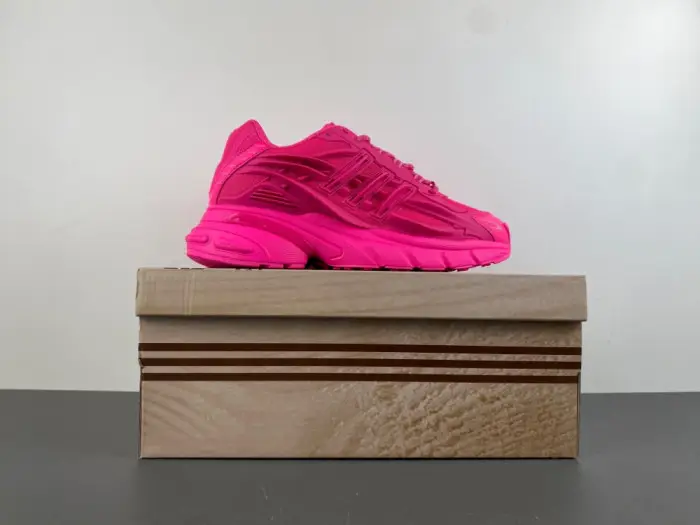 Pharrell x adidas Adistar Jellyfish 