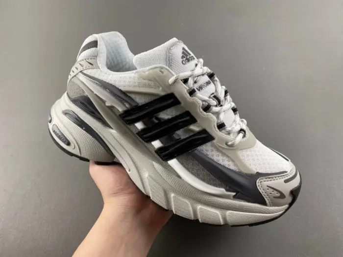Pharrell x adidas Adistar Jellyfish 