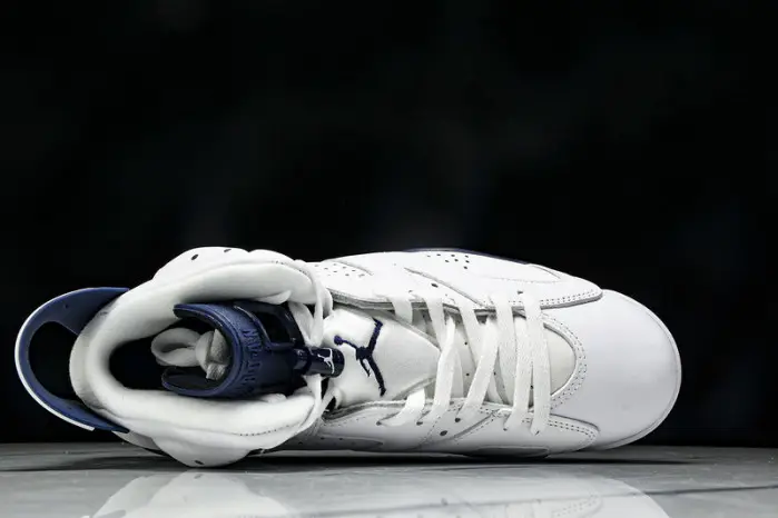 Air Jordan 6 Retro “Midnight Navy” 