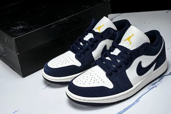 Air Jordan Low 