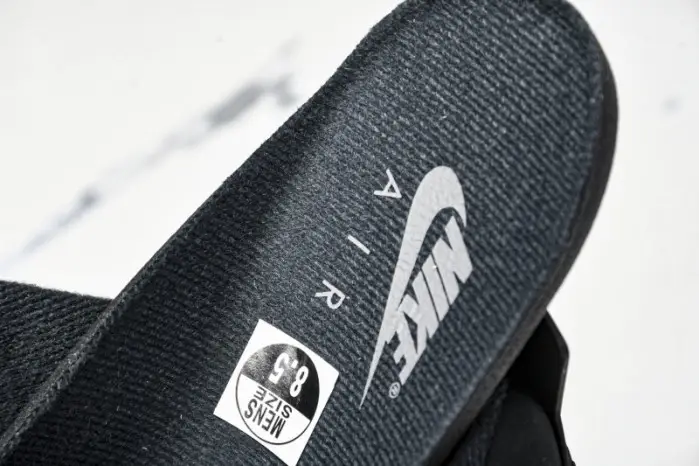 Air Jordan 4 “Black Cat”  2025 