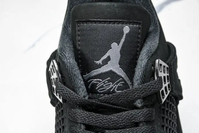 Air Jordan 4 “Black Cat”  2025 