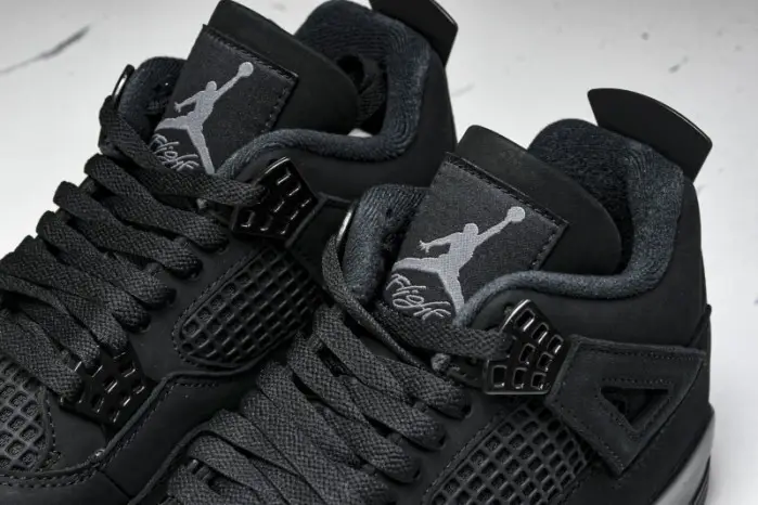 Air Jordan 4 “Black Cat”  2025 