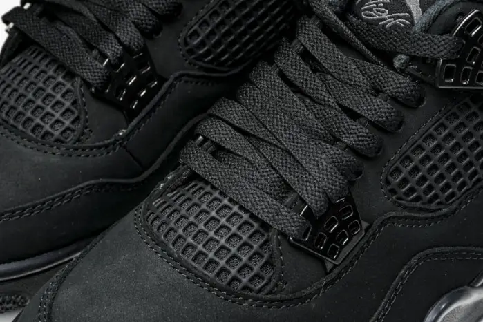Air Jordan 4 “Black Cat”  2025 