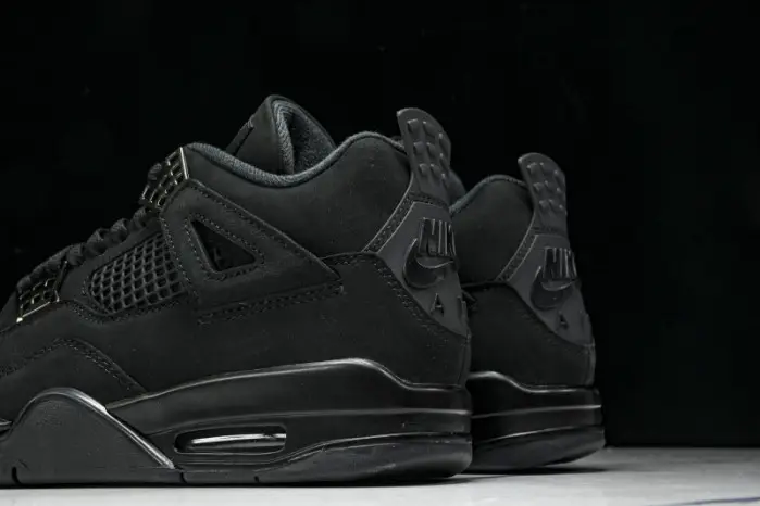 Air Jordan 4 “Black Cat”  2025 