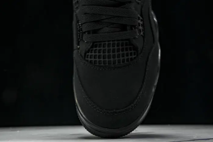 Air Jordan 4 “Black Cat”  2025 