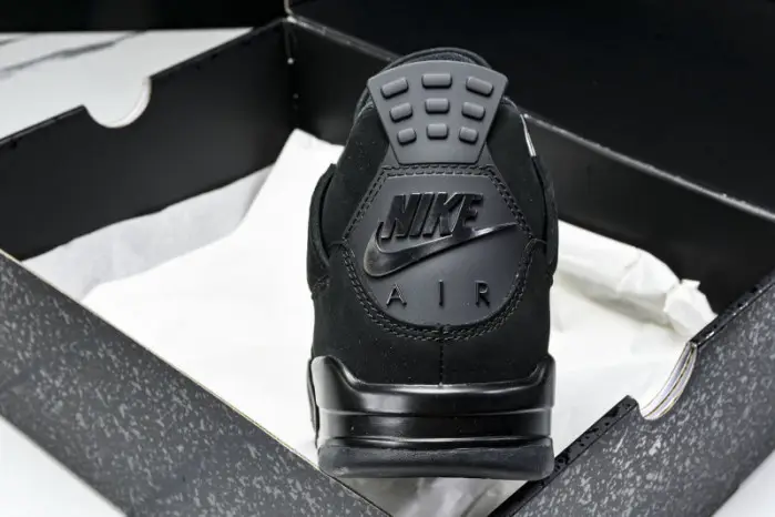 Air Jordan 4 “Black Cat”  2025 