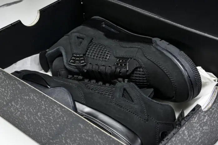 Air Jordan 4 “Black Cat”  2025 