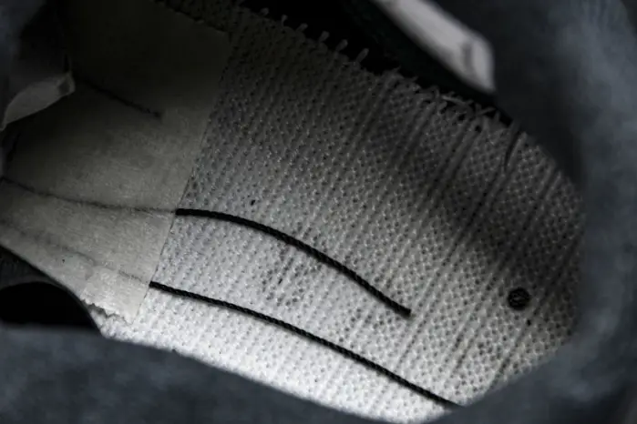 Air Jordan 4 “Black Cat”  2025 