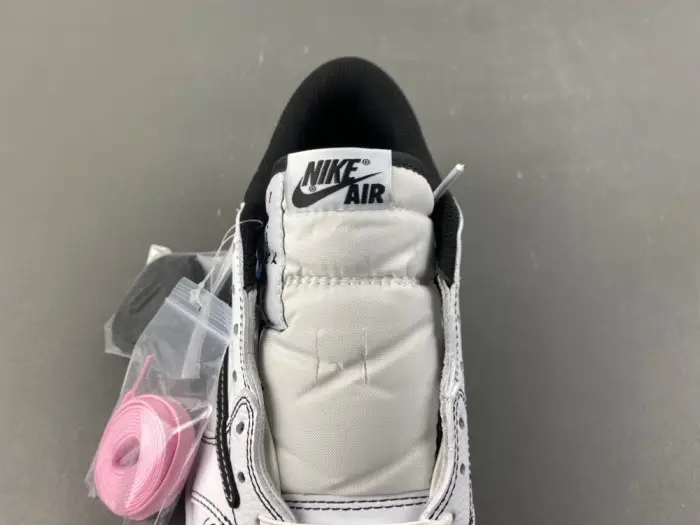 Travis Scott x Jordan Air Jordan 1 Low OG  "Medium Olive" 