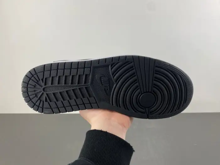 Travis Scott x Jordan Air Jordan 1 Low OG  "Medium Olive" 
