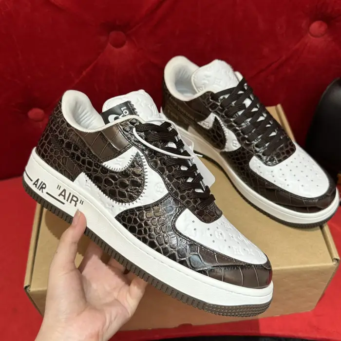 LOU VUIT SCI-FI SNEAKERS& NIKE AIR FORCE 1 