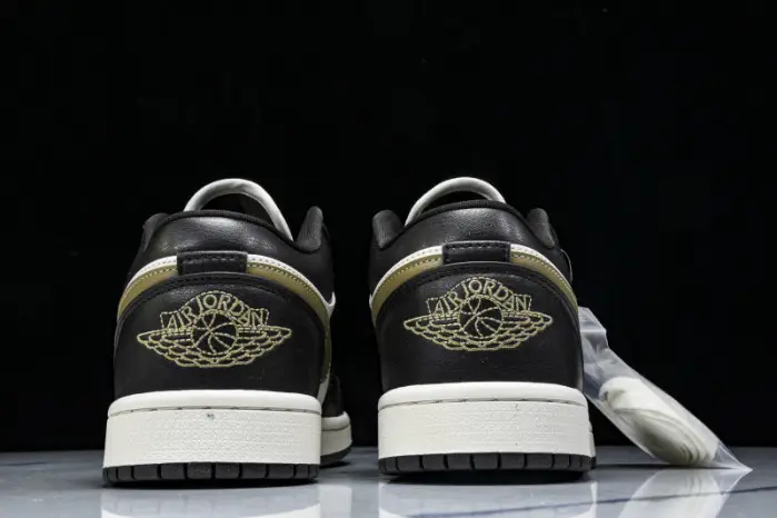Air Jordan 1 Low 