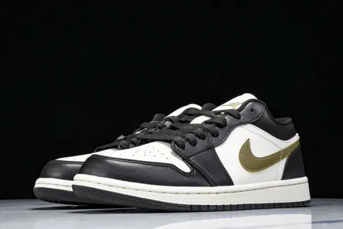Air Jordan 1 Low 