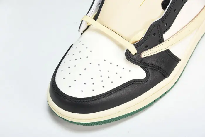 Travis Scott x Air Jordan 1 Low 