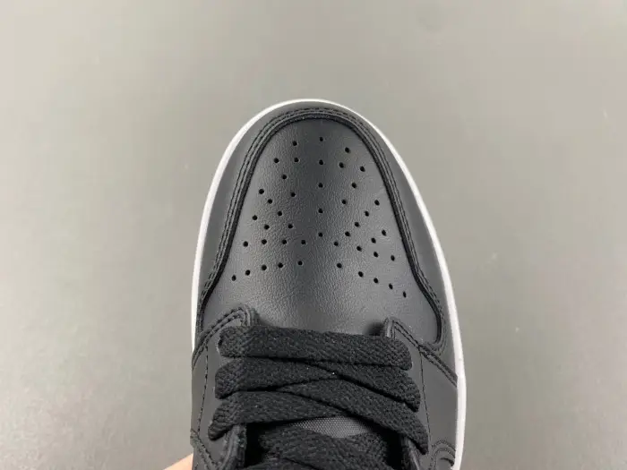 Air Jordan 1 Retro Low 