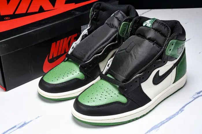 Air Jordan 1 Pine Green 
