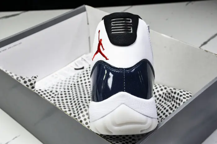 Air Jordan 11 