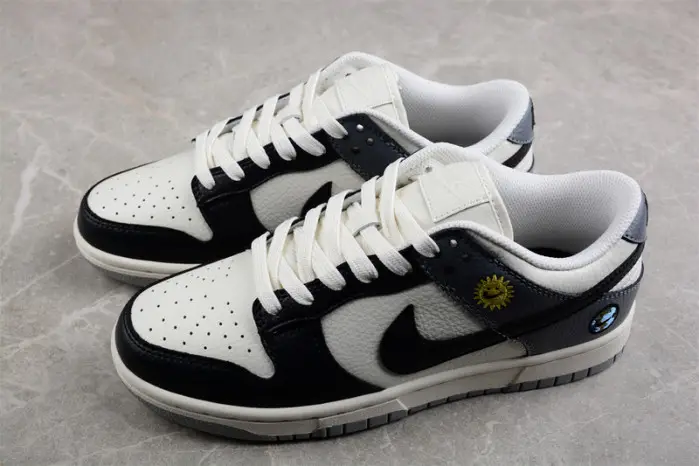 Nike SB Dunk Low 