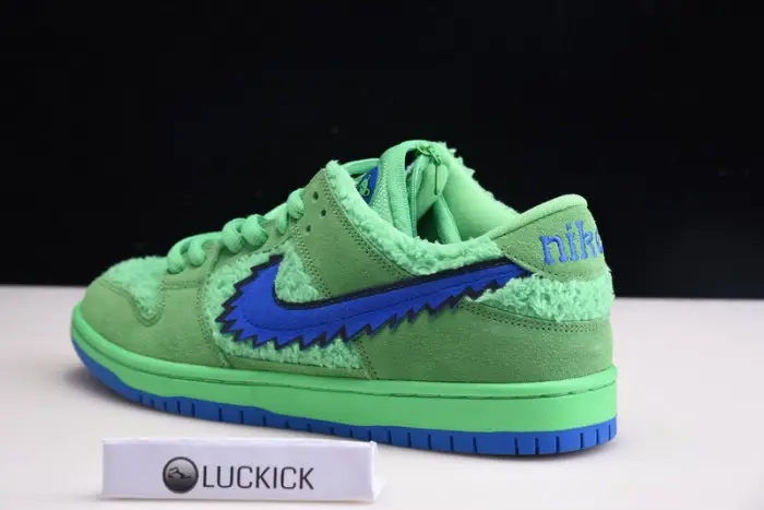 GRATEFUL DEAD X NIKE SB DUNK LOW “GREEN BEAR” 