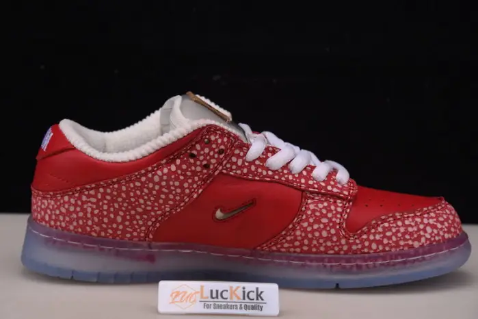 Nike Dunk SB Low Stingwater Magic Mushroom 