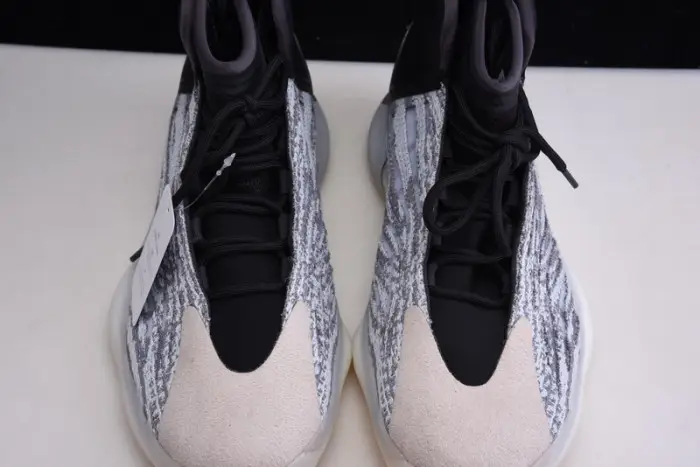 YEEZY BASKETBALL 'QUANTUM' 