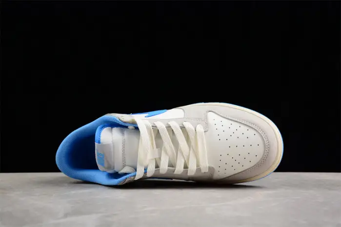Nike SB Dunk Low 