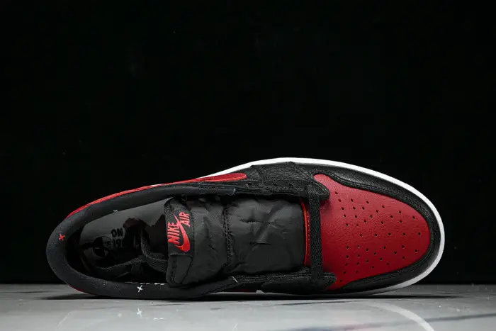 Air Jordan 1 Low OG “Banned” 