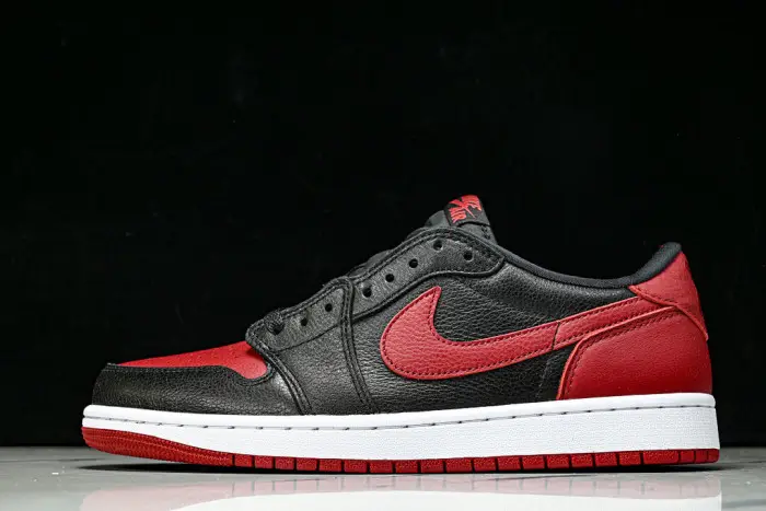 Air Jordan 1 Low OG “Banned” 